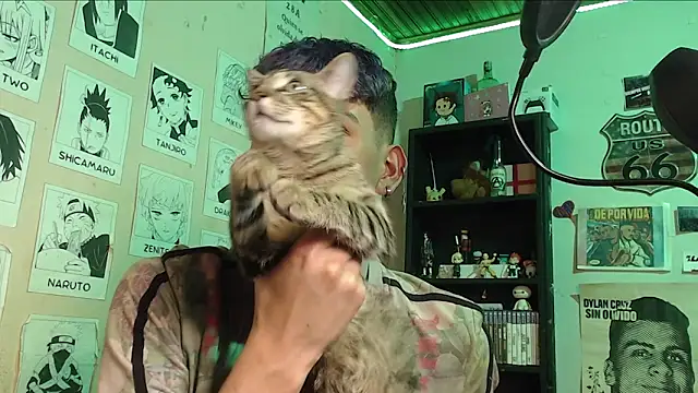 Snapshot of Mickey_Magic chatting on 01-27-25, 06:20 Mickey Magic online show from 01-27-25, 06:20