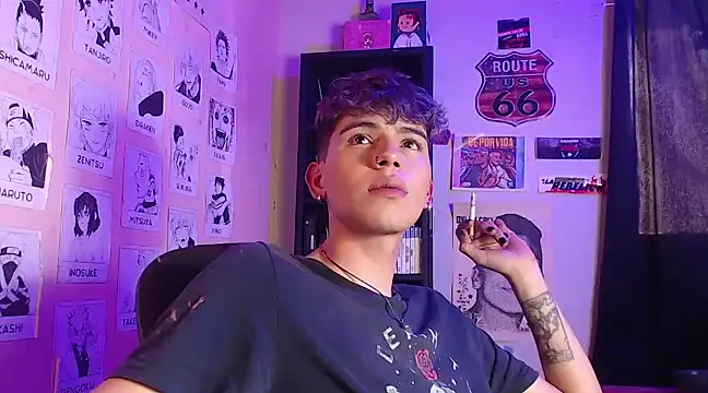 Snapshot of Mickey_Magic chatting on 01-30-25, 03:51 Mickey Magic online show from 01-30-25, 03:51