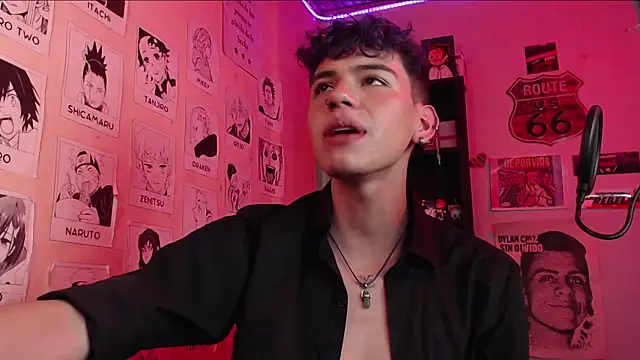 Snapshot of Mickey_Magic chatting on 02-03-25, 07:31 Mickey Magic online show from 02-03-25, 07:31