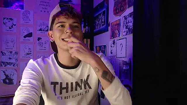 Snapshot of Mickey_Magic chatting on 03-18-25, 11:09 Mickey Magic online show from 03-18-25, 11:09