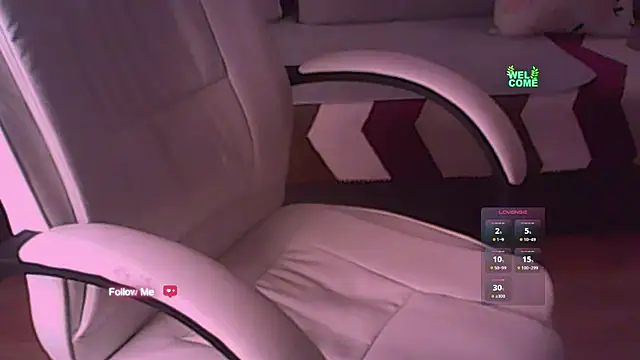 Snapshot of ur_sweet_berry chatting on 09-20-25, 01:50 ur sweet berry online show from 09-20-25, 01:50