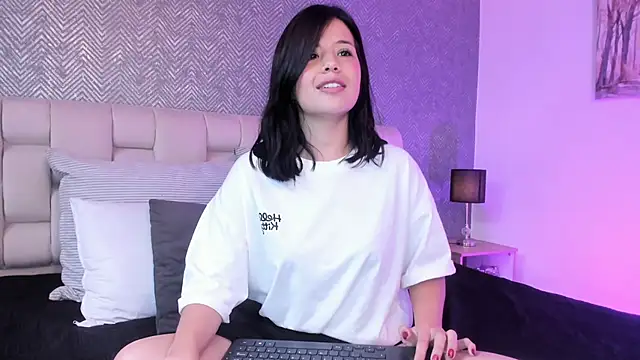 Snapshot of ah_mara_ chatting on 02-15-25, 03:50 ah mara online show from 02-15-25, 03:50