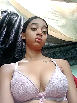 Snapshot of Zoe_Sweett18 chatting on 02-06-25, 12:48 Zoe Sweett18 online show from 02-06-25, 12:48