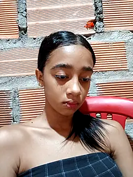 Snapshot of Zoe_Sweett18 chatting on 10-18-25, 12:28 Zoe Sweett18 online show from 10-18-25, 12:28