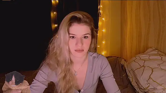 Melissa smith  online show from 12-05-25, 03:41