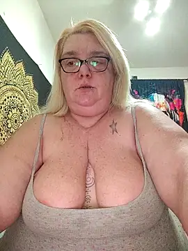 diosacurvy1984 online show from 04-04-26, 10:07