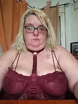 diosacurvy1984 online show from 04-21-26, 07:36