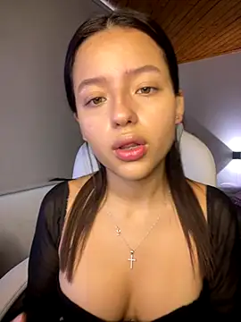 Sofia18 pinkk online show from 11-24-25, 08:30