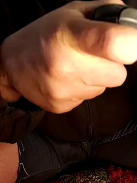 Snapshot of almighty_d chatting on 02-24-25, 09:32 almighty d online show from 02-24-25, 09:32