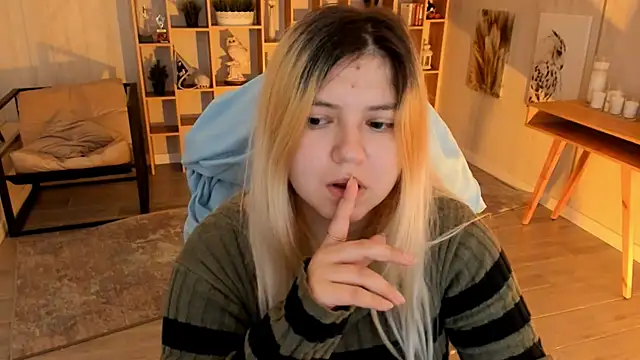 DiaAngell online show from 10-26-25, 12:16