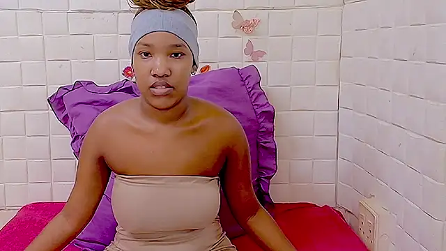 EroticSexyPrada online show from 03-02-26, 04:47