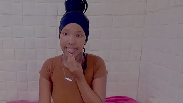 EroticSexyPrada online show from 04-16-26, 05:03