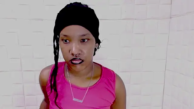 EroticSexyPrada online show from 04-20-26, 05:59