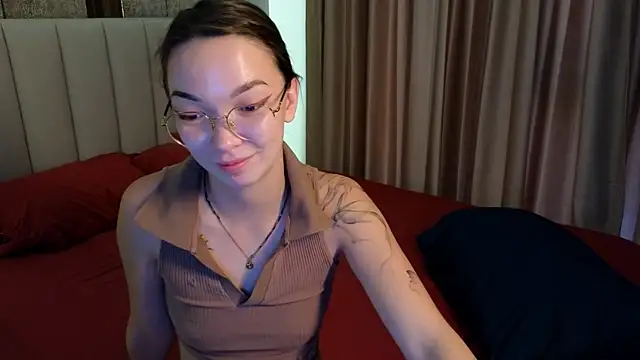 Snapshot of SusannJohnson chatting on 05-15-26, 11:23 SusannJohnson online show from 05-15-26, 11:23