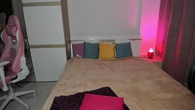 Poppy sunshine online show from 01-17-25, 01:13