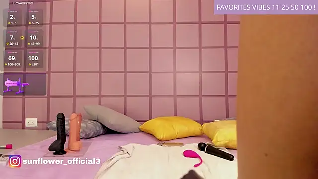 Snapshot of LissMonroe chatting on 02-05-25, 10:51 LissMonroe online show from 02-05-25, 10:51