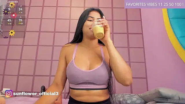 Snapshot of LissMonroe chatting on 03-06-25, 10:41 LissMonroe online show from 03-06-25, 10:41