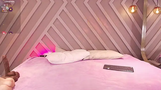 Snapshot of LissMonroe chatting on 11-01-25, 11:01 LissMonroe online show from 11-01-25, 11:01