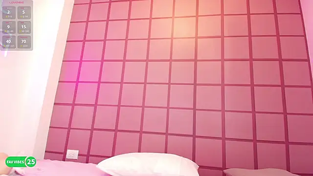 Snapshot of LissMonroe chatting on 11-19-25, 10:48 LissMonroe online show from 11-19-25, 10:48