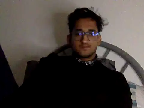 Snapshot of Abdullah07Maxxi chatting on 12-15-25, 12:09 Abdullah07Maxxi online show from 12-15-25, 12:09