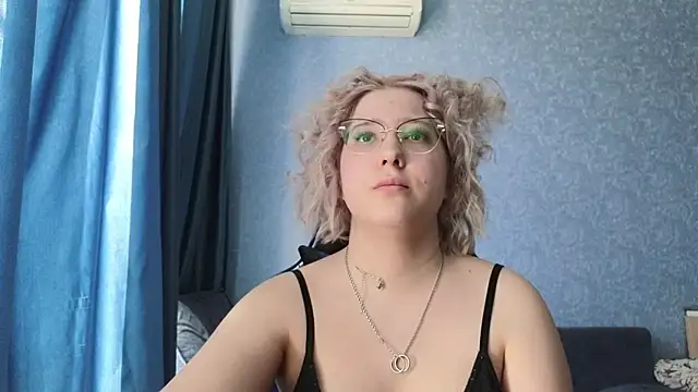 HotBrandyX online show from 04-11-26, 07:45