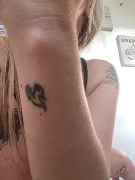 viktoria davis  online show from 02-21-26, 10:11