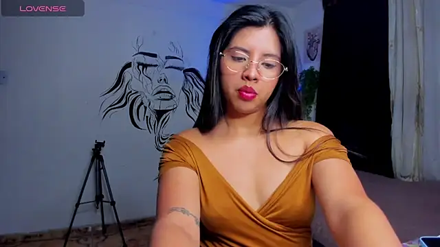 Snapshot of byanabrown chatting on 11-06-25, 11:37 byanabrown online show from 11-06-25, 11:37