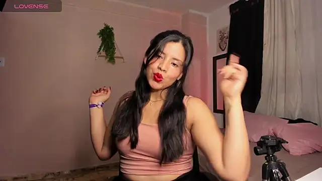 Snapshot of byanabrown chatting on 12-14-25, 03:12 byanabrown online show from 12-14-25, 03:12