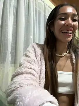 Snapshot of zoe_storm chatting on 06-04-26, 12:49 zoe storm online show from 06-04-26, 12:49
