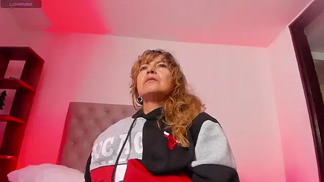 Dayana  Ospina online show from 03-07-25, 10:43