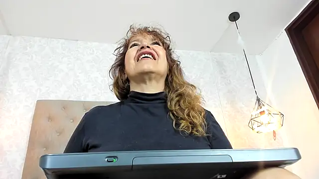 Dayana  Ospina online show from 10-22-25, 07:57