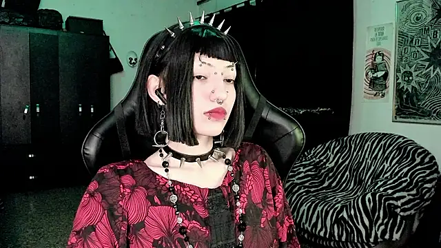 Snapshot of roxy_toxic chatting on 02-05-26, 12:26 roxy toxic online show from 02-05-26, 12:26