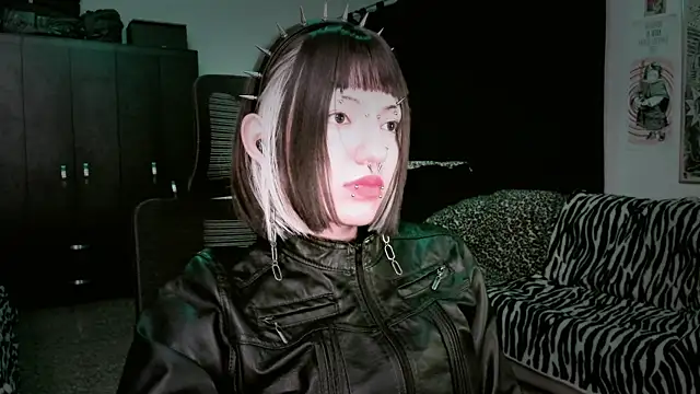 Snapshot of roxy_toxic chatting on 04-29-26, 12:59 roxy toxic online show from 04-29-26, 12:59