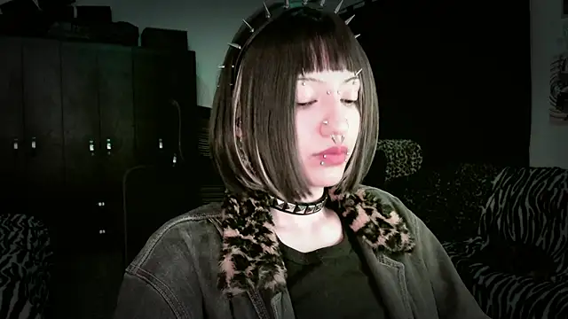 Snapshot of roxy_toxic chatting on 05-11-26, 11:24 roxy toxic online show from 05-11-26, 11:24