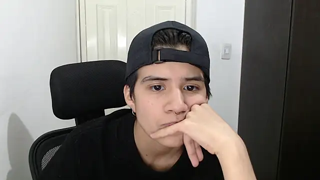 Snapshot of Dha_lia0 chatting on 01-28-25, 02:32 Dha lia0 online show from 01-28-25, 02:32