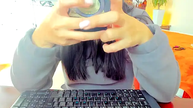 Snapshot of Tianiaa chatting on 10-22-25, 07:41 Tianiaa online show from 10-22-25, 07:41