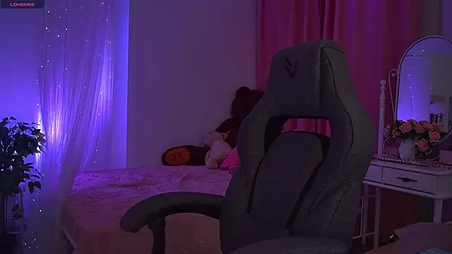 DakotaaJohnnson online show from 10-27-25, 11:47