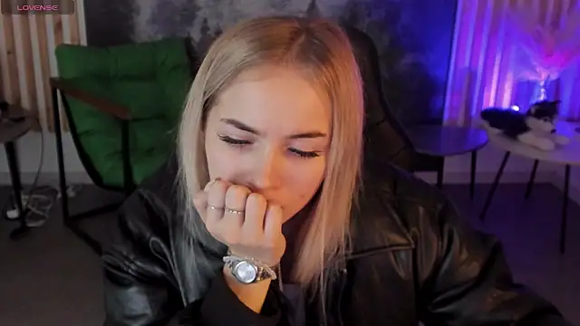 DakotaaJohnnson online show from 11-06-25, 09:10