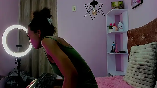 Snapshot of Gletty_noa chatting on 10-27-25, 07:29 Gletty noa online show from 10-27-25, 07:29