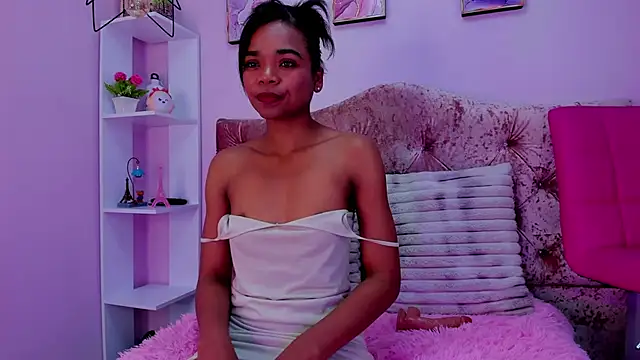 Snapshot of Gletty_noa chatting on 10-28-25, 07:38 Gletty noa online show from 10-28-25, 07:38