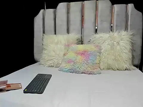 Snapshot of Gletty_noa chatting on 11-03-25, 07:04 Gletty noa online show from 11-03-25, 07:04