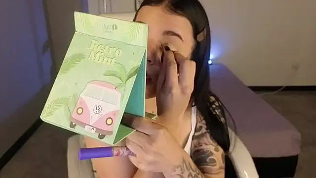 Nicole Foxx  online show from 10-09-25, 07:56