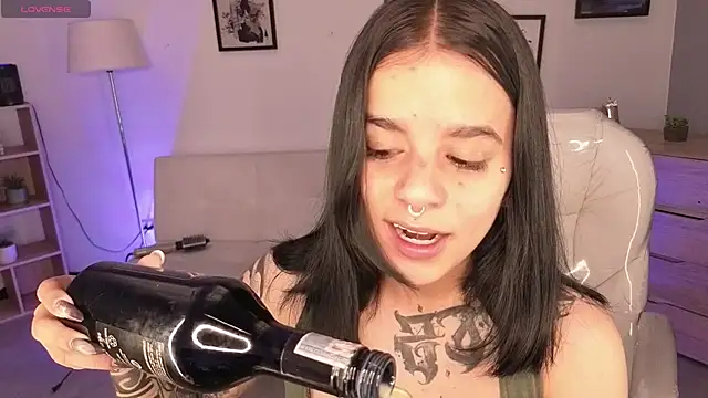 Nicole Foxx  online show from 04-02-26, 05:32