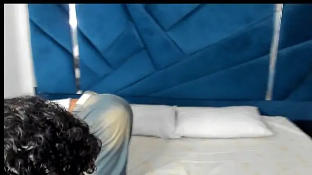 Snapshot of DanteAndKyle chatting on 01-29-25, 12:45 DanteAndKyle online show from 01-29-25, 12:45