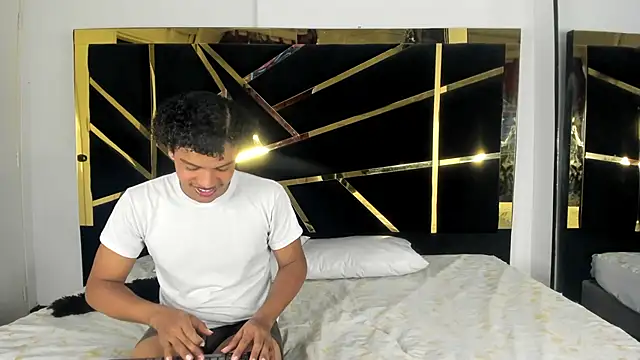 Snapshot of DanteAndKyle chatting on 01-30-25, 12:59 DanteAndKyle online show from 01-30-25, 12:59