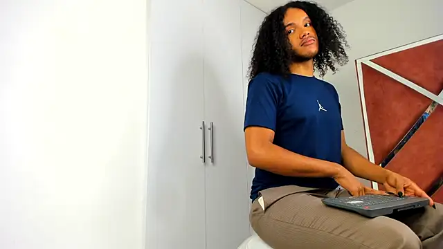 Snapshot of DanteAndKyle chatting on 03-17-25, 11:32 DanteAndKyle online show from 03-17-25, 11:32