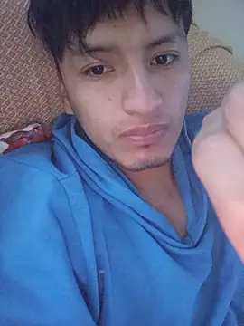 Snapshot of Tonny52123 chatting on 06-13-26, 11:13 Tonny52123 online show from 06-13-26, 11:13