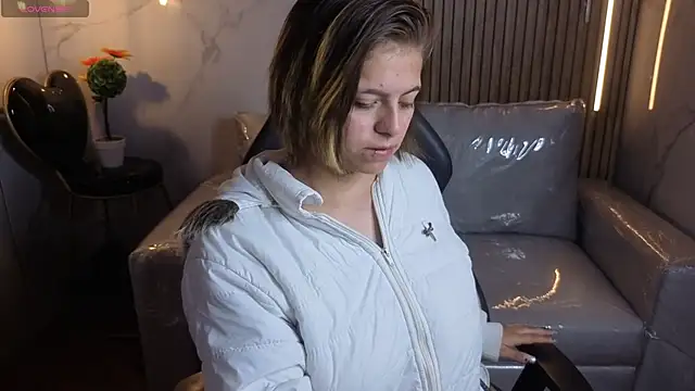 Kitten Cam online show from 04-23-26, 12:29