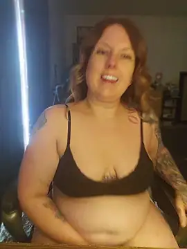 Snapshot of TattedMamaXOXO chatting on 07-21-26, 06:10 TattedMamaXOXO online show from 07-21-26, 06:10