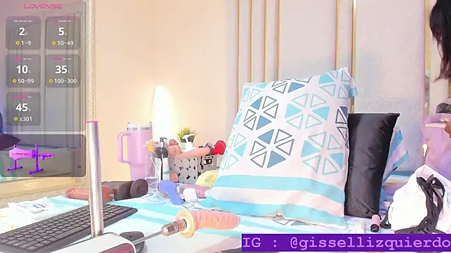 Snapshot of Liincostelloo chatting on 10-28-25, 07:38 Liincostelloo online show from 10-28-25, 07:38